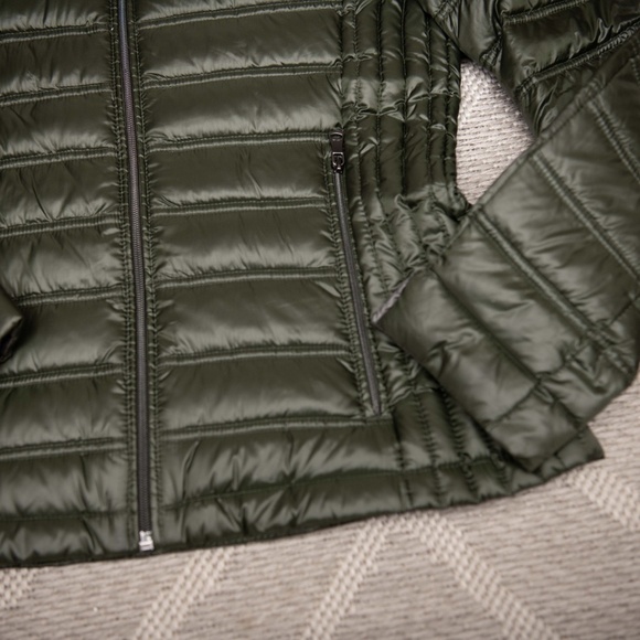 Calvin Klein Jacket Womens XS Packable Lightweight Down Hooded Green Puffer Coat - Picture 4 of 6